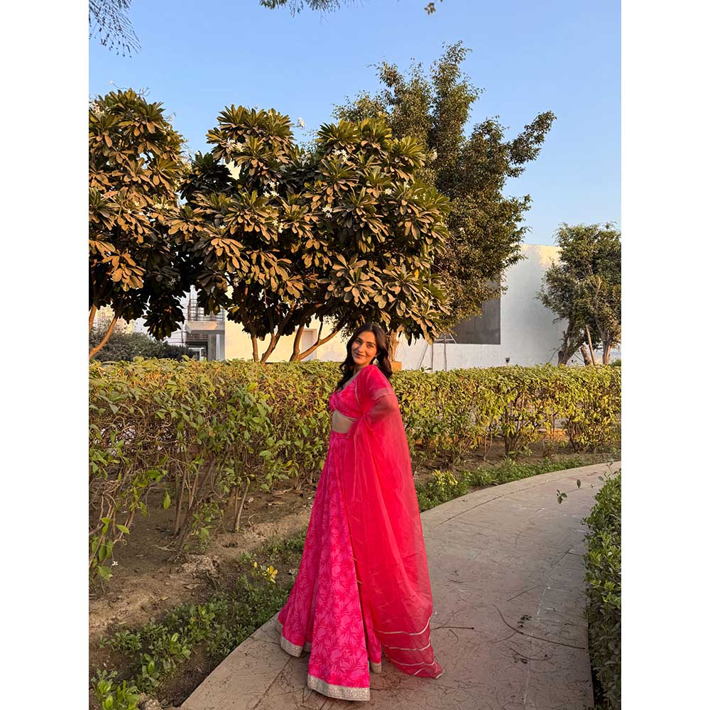 DEASHA INDIA Nea Pink Printed Lace Work Blouse with Lehenga and Dupatta (Set of 3)