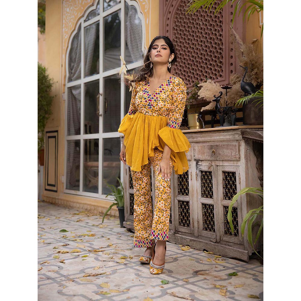 DEASHA INDIA Faria Yellow Cotton Co-Ord (Set of 2)