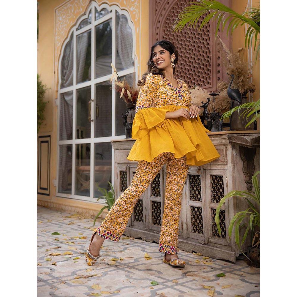 DEASHA INDIA Faria Yellow Cotton Co-Ord (Set of 2)