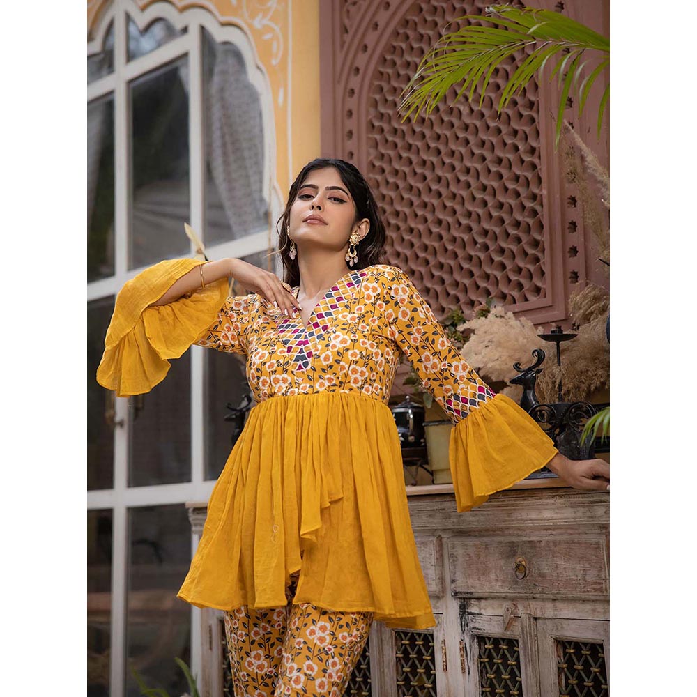 DEASHA INDIA Faria Yellow Cotton Co-Ord (Set of 2)