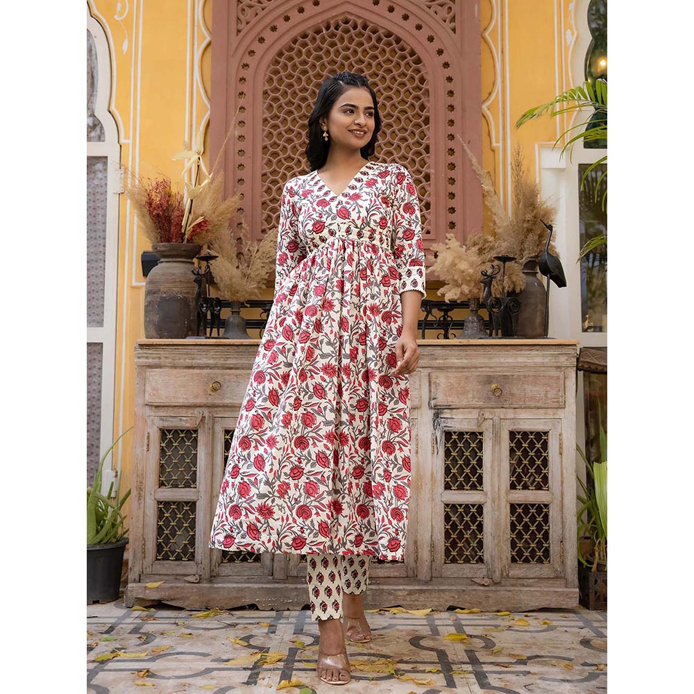 DEASHA INDIA White Firoza Cotton Floral Printed Kurta with Pant (Set of 2)