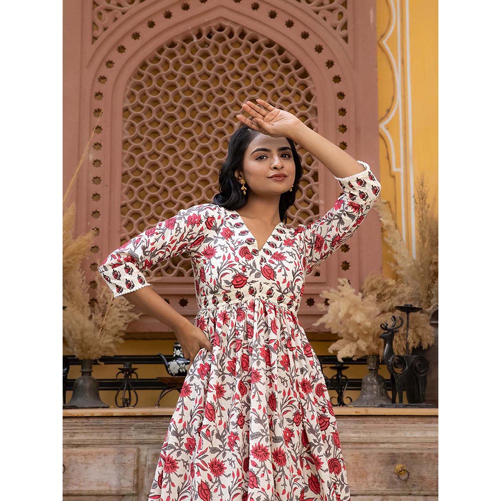 DEASHA INDIA White Firoza Cotton Floral Printed Kurta with Pant (Set of 2)