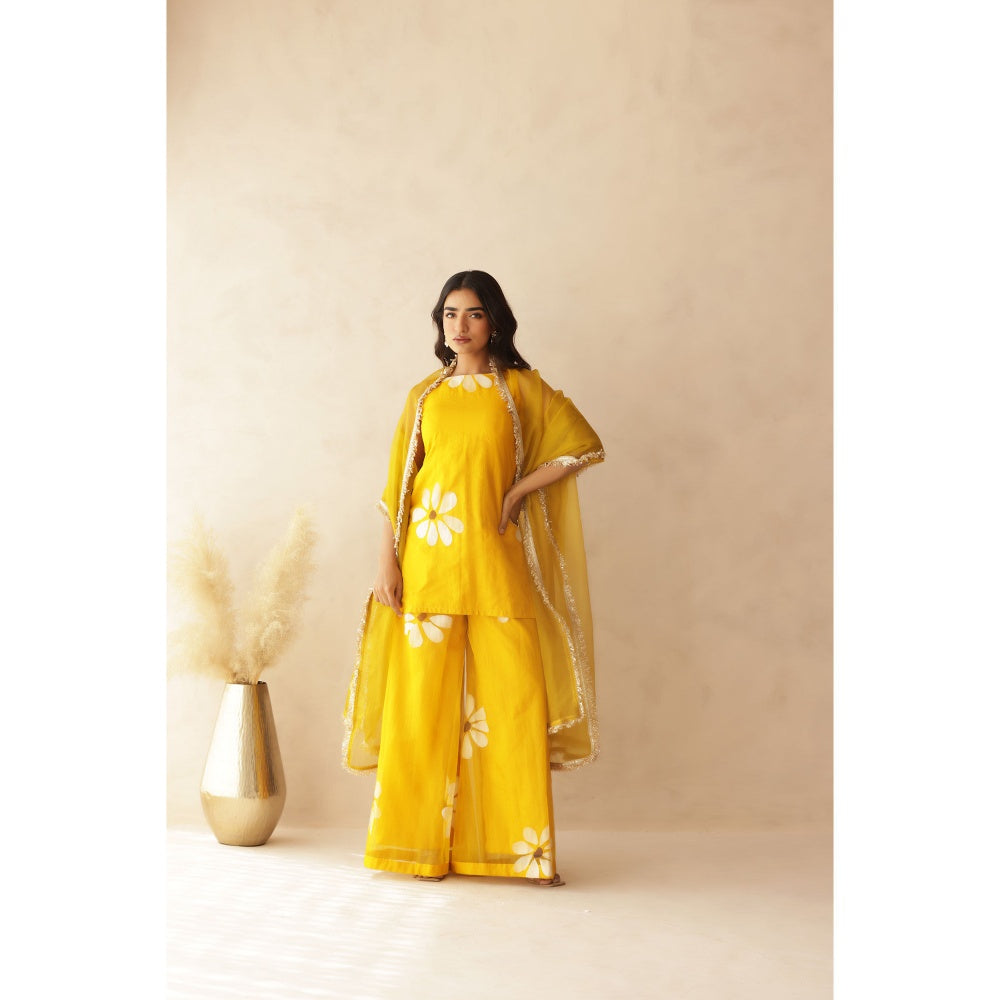 DEASHA INDIA Anura Yellow Hand Painted Kurti with Palazzo and Dupatta (Set of 3)