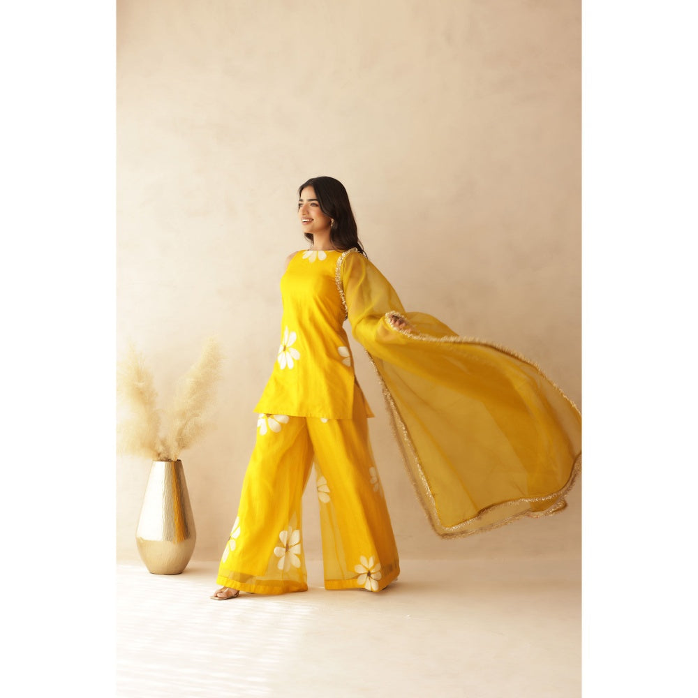 DEASHA INDIA Anura Yellow Hand Painted Kurti with Palazzo and Dupatta (Set of 3)