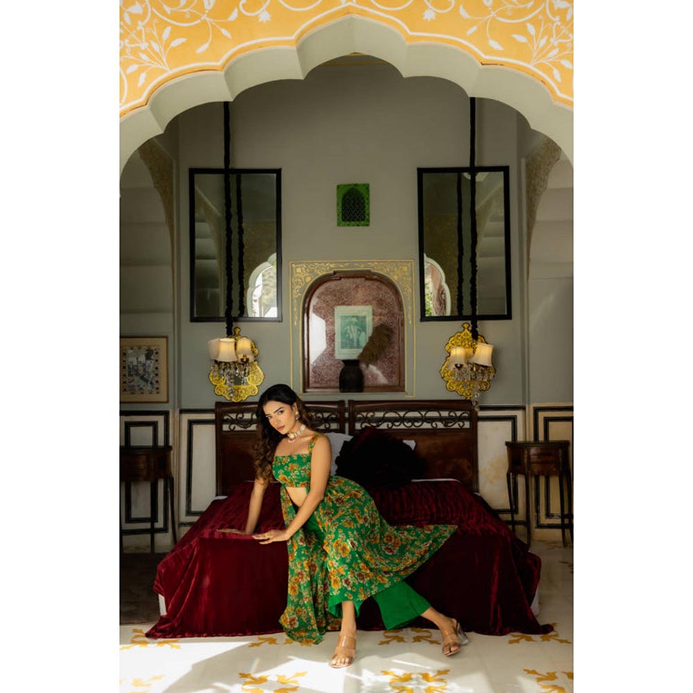 DEASHA INDIA Women Green Chiffon Floral Kurta with Pant