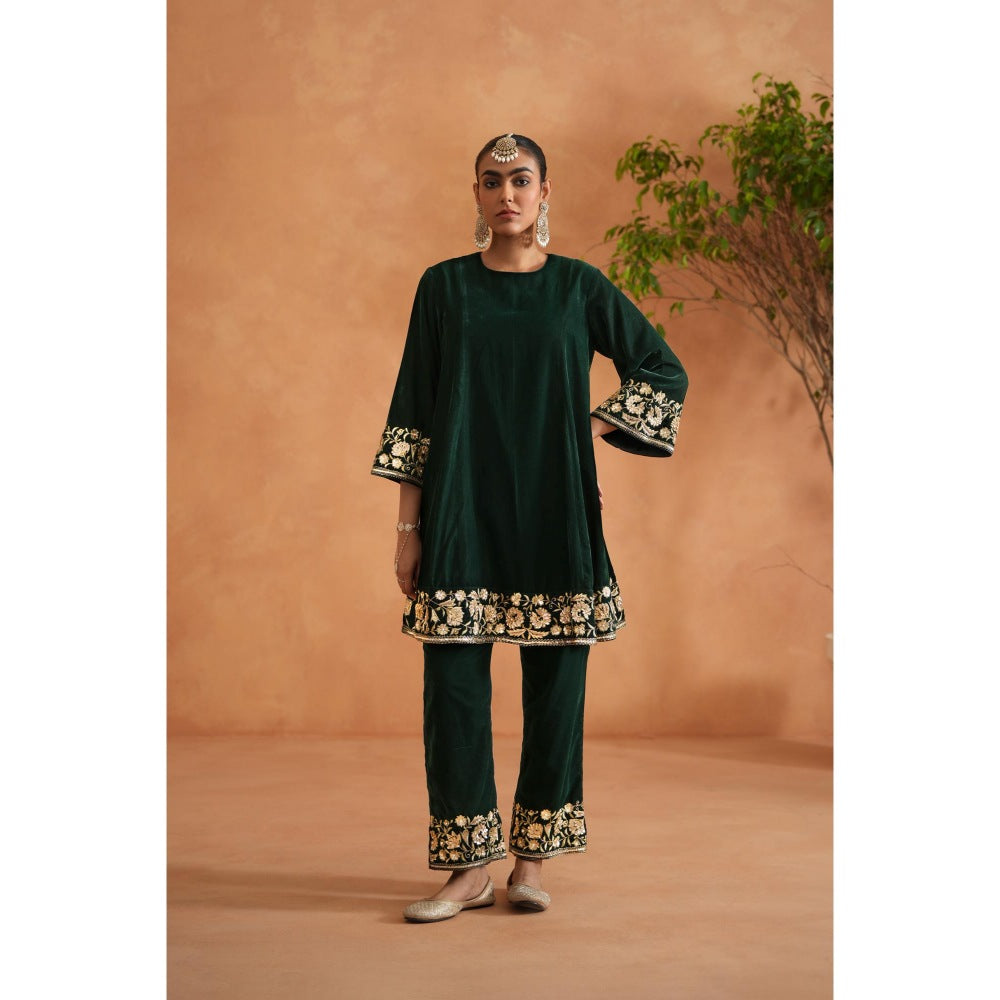 Deepika Chadha Emerald Green Velvet Embroidered Co-Ord (Set of 2)