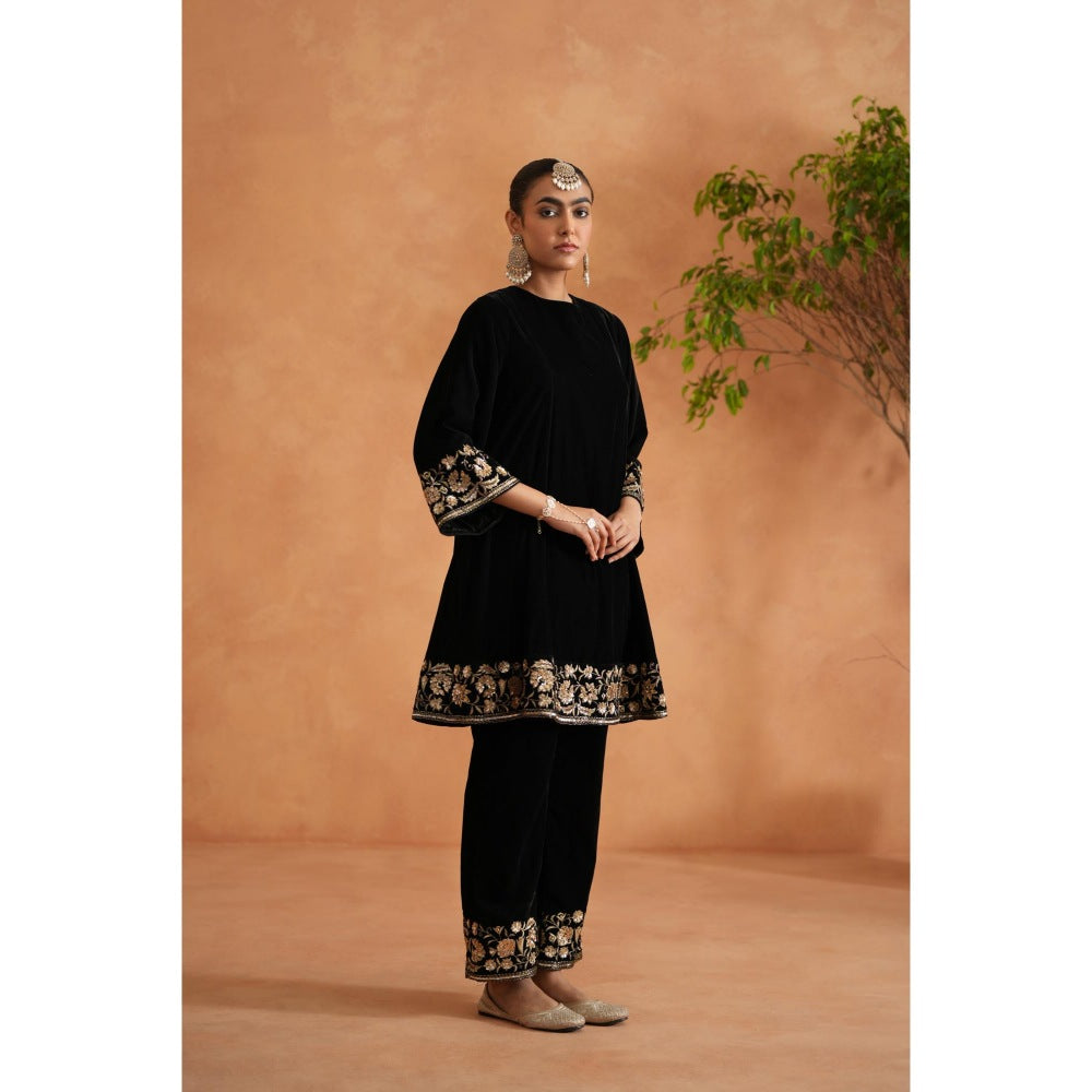 Deepika Chadha Black Velvet Embroidered Co-Ord (Set of 2)