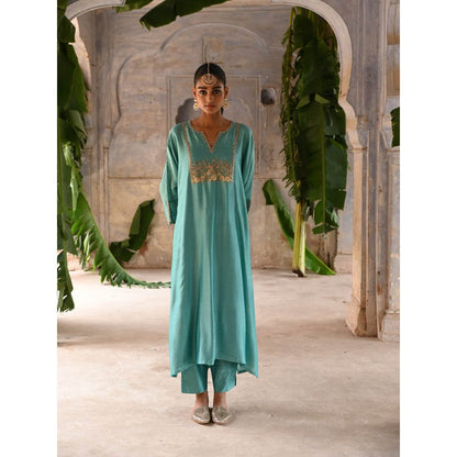 DEEPTHEE Powder Blue Hand Embroidered Kaftan (Set of 2)