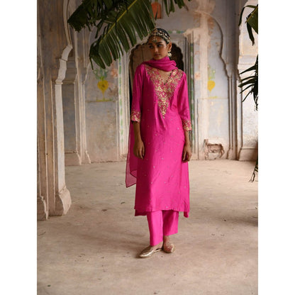 DEEPTHEE Fuchsia Pink A-Line Kurta (Set of 3)