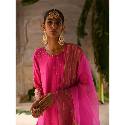 DEEPTHEE Fuchsia Pink Hand Embroidered Straight Kurta (Set of 3)