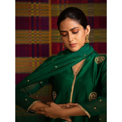 DEEPTHEE Haritah Hand Embroidered Kalli Gusset Green Kurta with Pant & Dupatta (Set of 3)