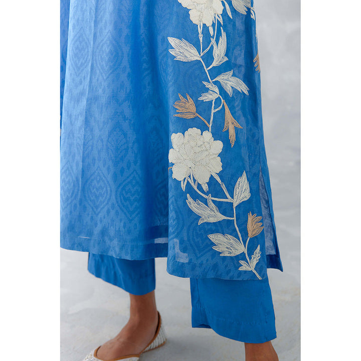 Devnaagri Blue Embroidered Chanderi Kurta (Set of 3)