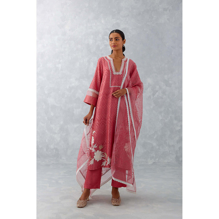 Devnaagri Rose Pink Embroidered Chanderi Kurta (Set of 3)