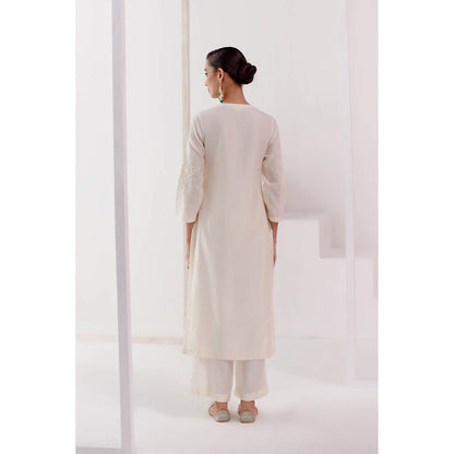 Devnaagri Ivory Embroidered Silk Chanderi Kurta (Set of 3)