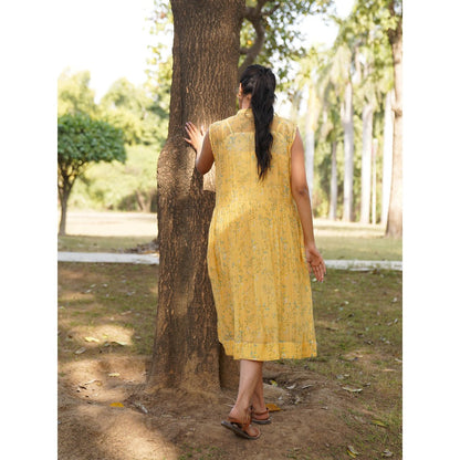 Dhaari by Deepika Handwoven Dress with Hand Painted & Kantha Embroidery with French Knots