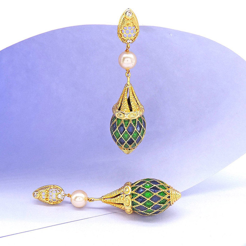 Divino Bumblebee Moss Dangler Earrings