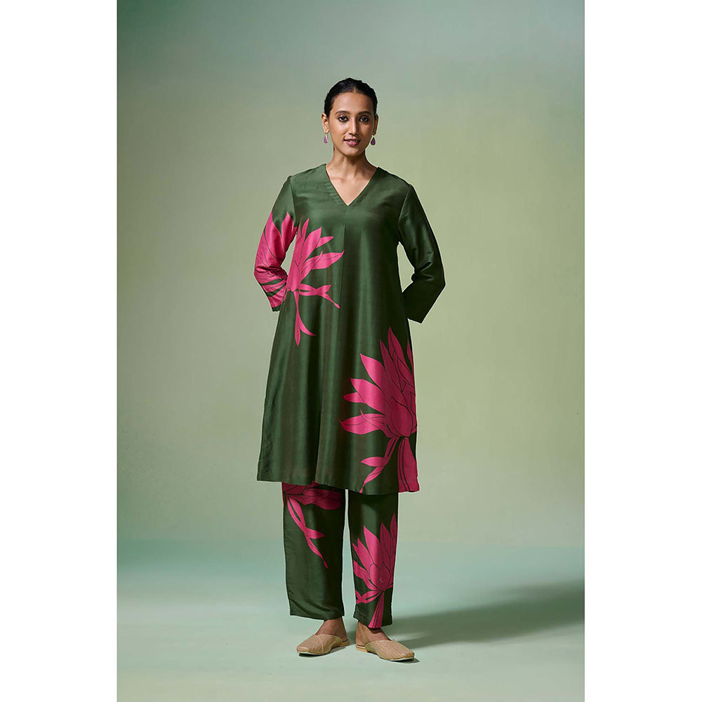 Dressfolk Dark Green Floral Chanderi Fabric Kurta with Pant (Set of 2)