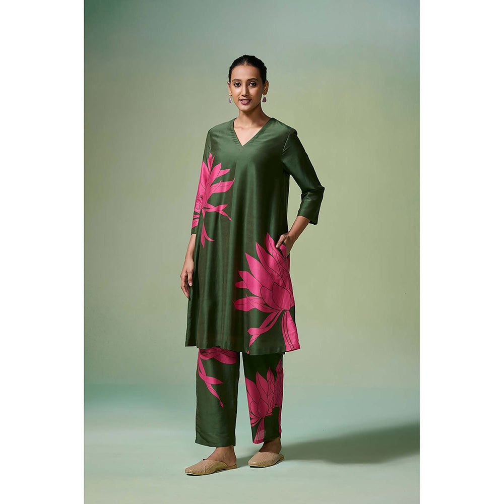 Dressfolk Dark Green Floral Chanderi Fabric Kurta with Pant (Set of 2)