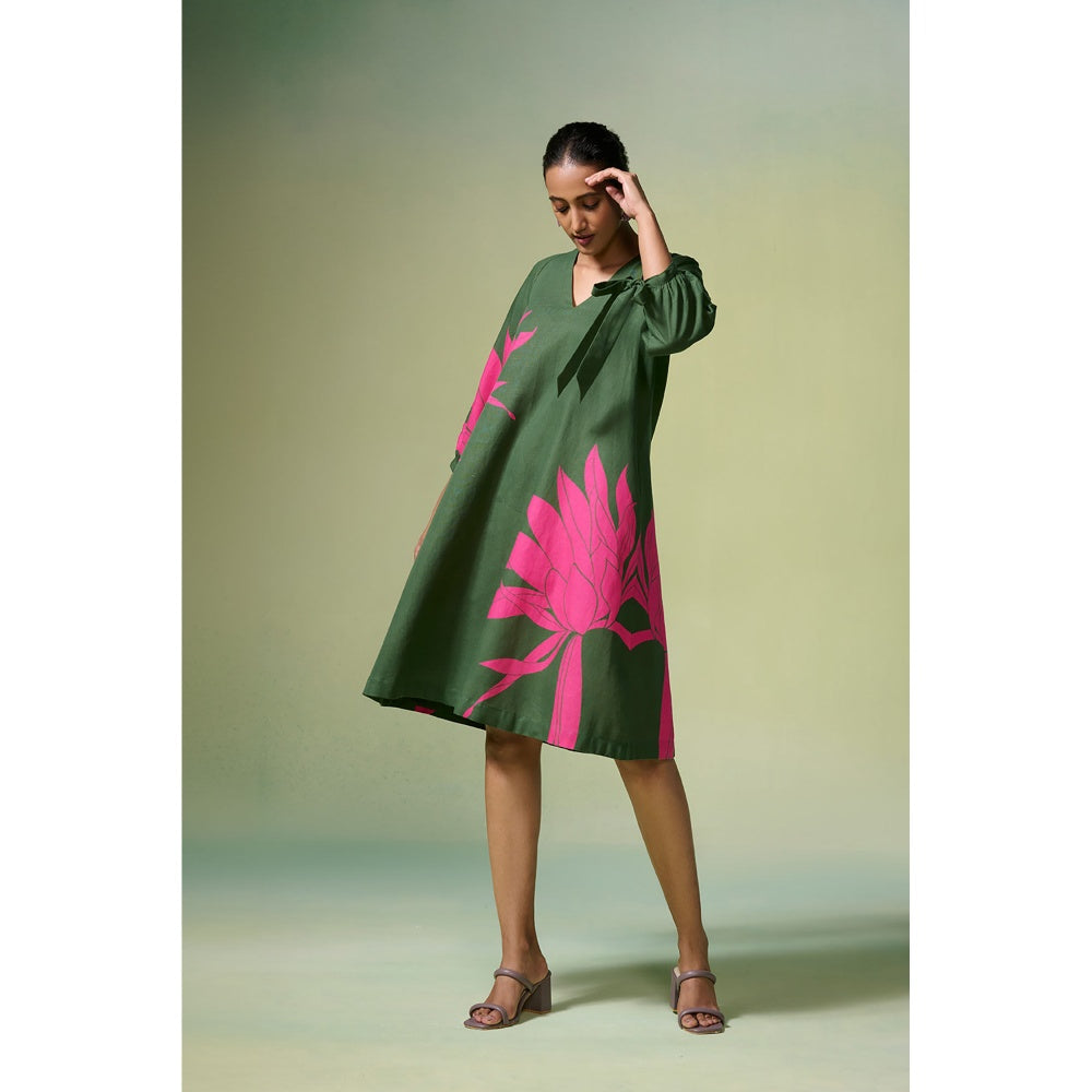 Dressfolk Dark Green Linen-Cotton Floral Print Midi Dress