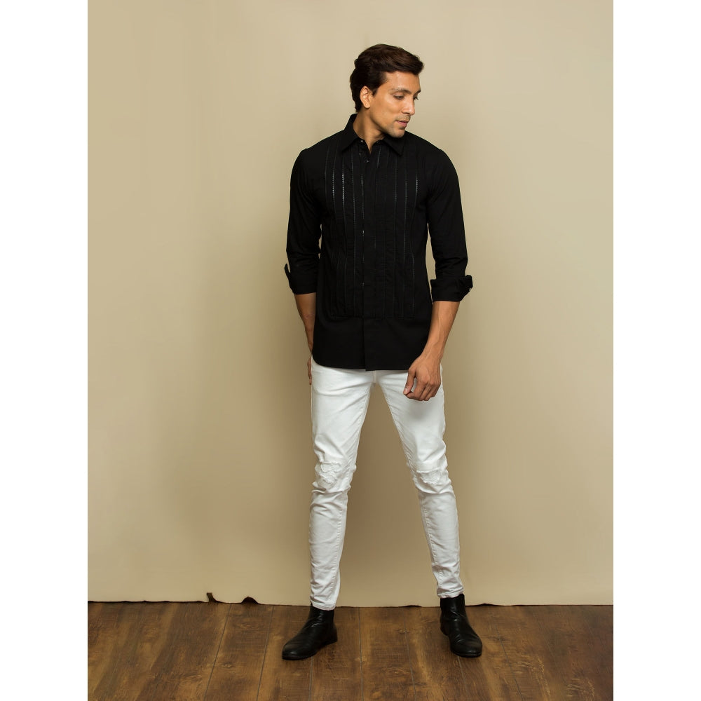 Echke Black Shirt with Front Zipper Feature