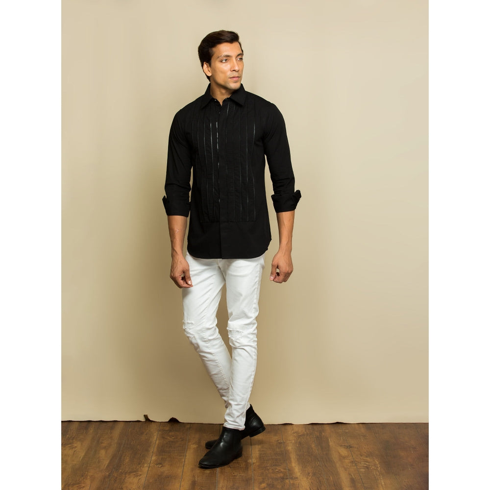 Echke Black Shirt with Front Zipper Feature