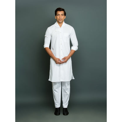 Echke High Neck Rounded Chinese Collar with Extended Button Feature