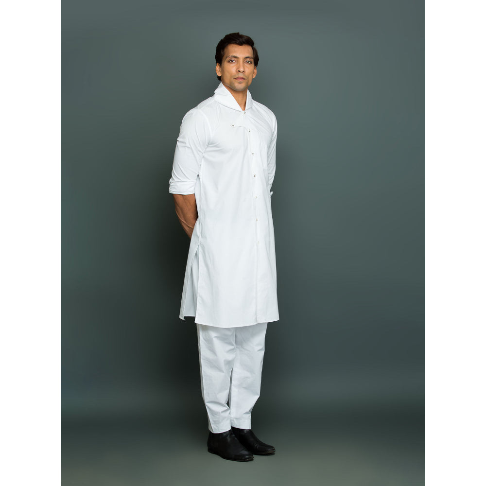 Echke High Neck Rounded Chinese Collar with Extended Button Feature