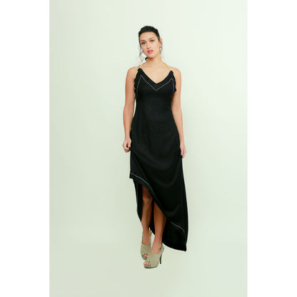 Echke Dress With Tie-Up Closure Feature