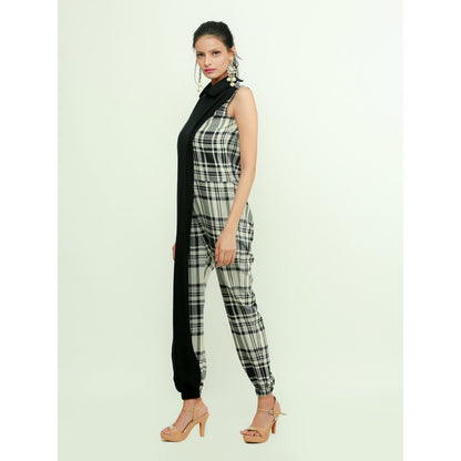 Echke Jumpsuit With Overlap Feature