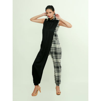 Echke Jumpsuit With Overlap Feature