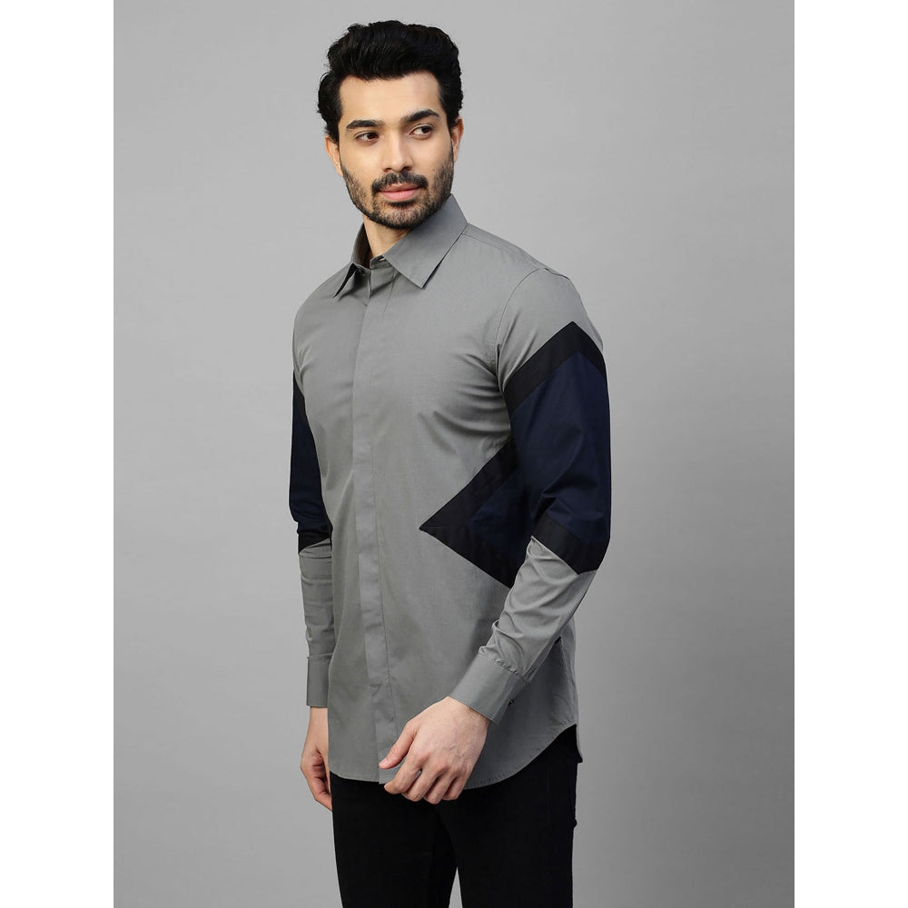 Echke Grey Shirt with Black and Dark Blue Arrow Feature