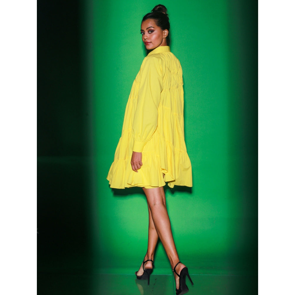 Echke Yellow Short Tiered Dress With Collar And 3/4 Sleeves