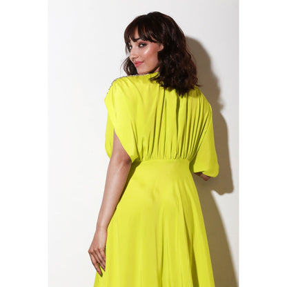 Echke Neck Rouged Dress with Broad Open Sleeves