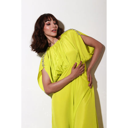 Echke Neck Rouged Dress with Broad Open Sleeves