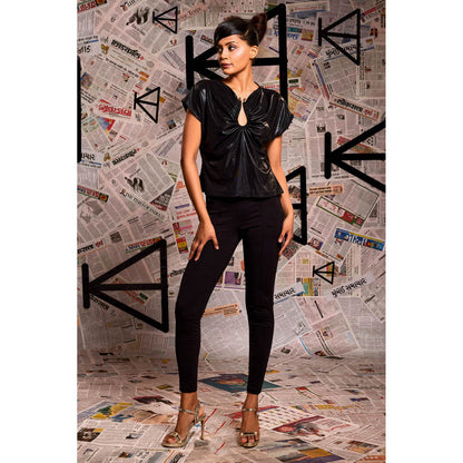 Echke Ruching Solid Black Top
