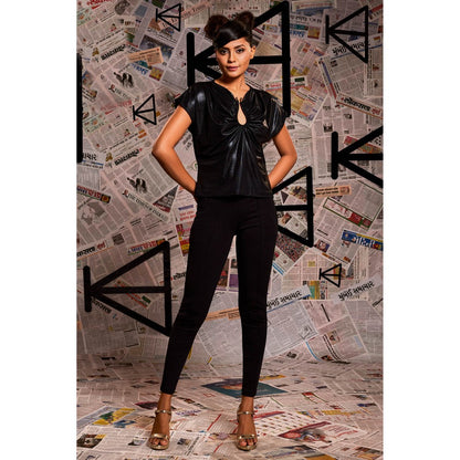 Echke Ruching Solid Black Top
