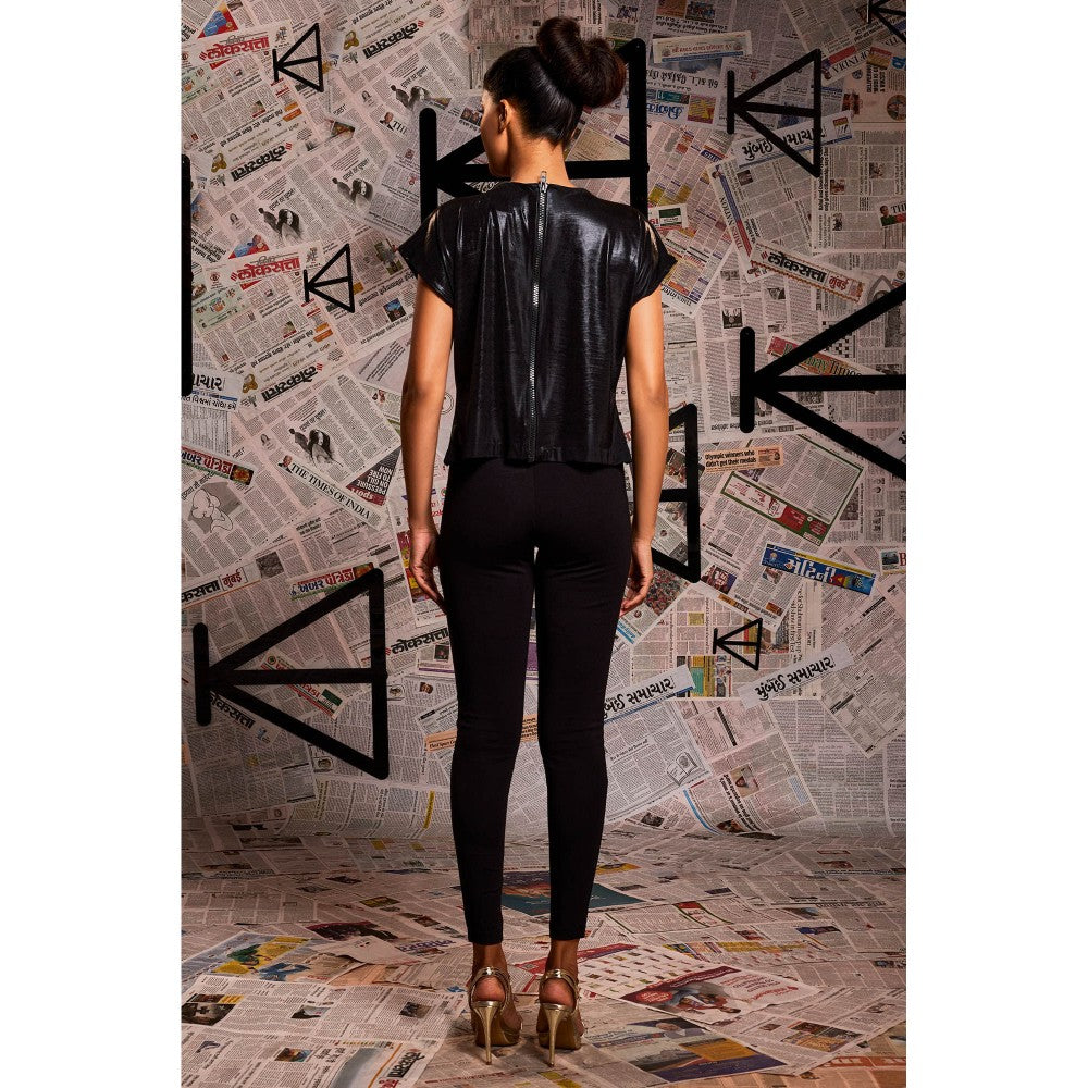 Echke Ruching Solid Black Top