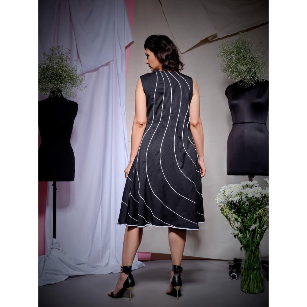 Echke Black Scuba Midi Dress