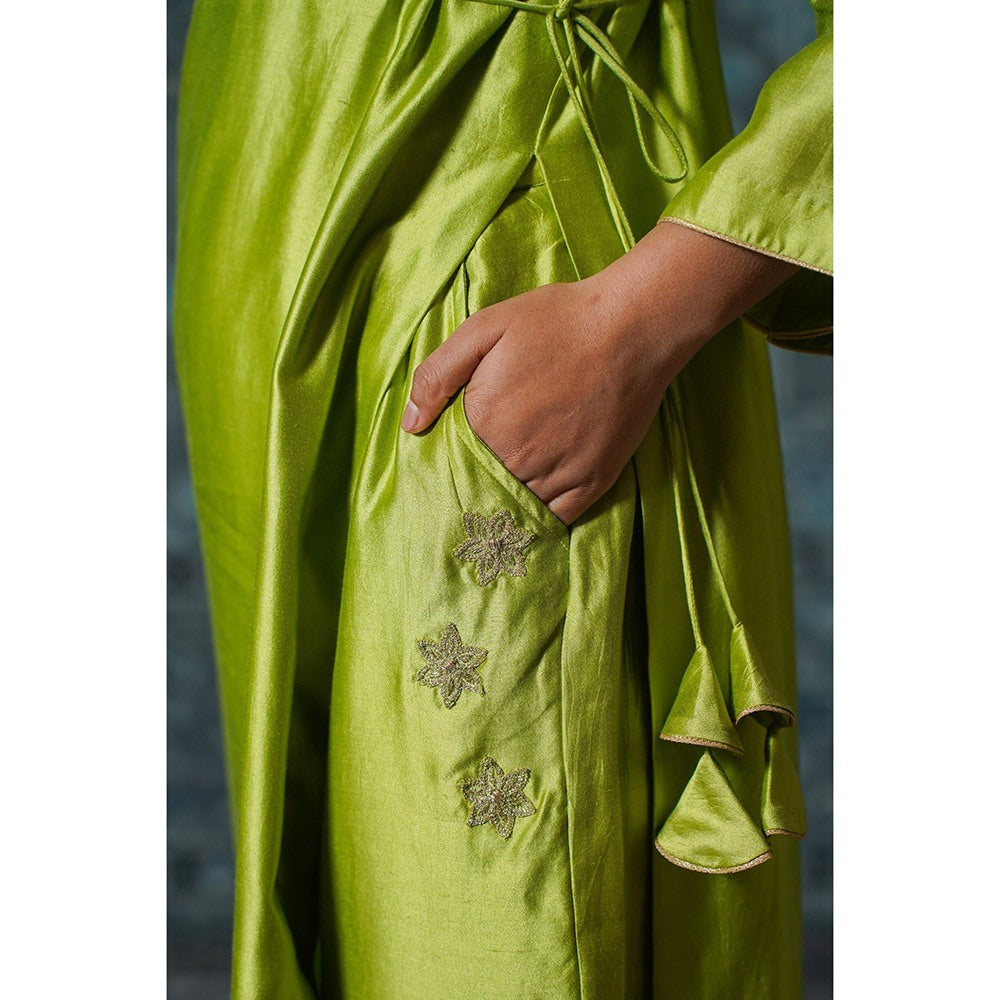 EEDA Green Embroidered Kurta with Pant (Set of 2)