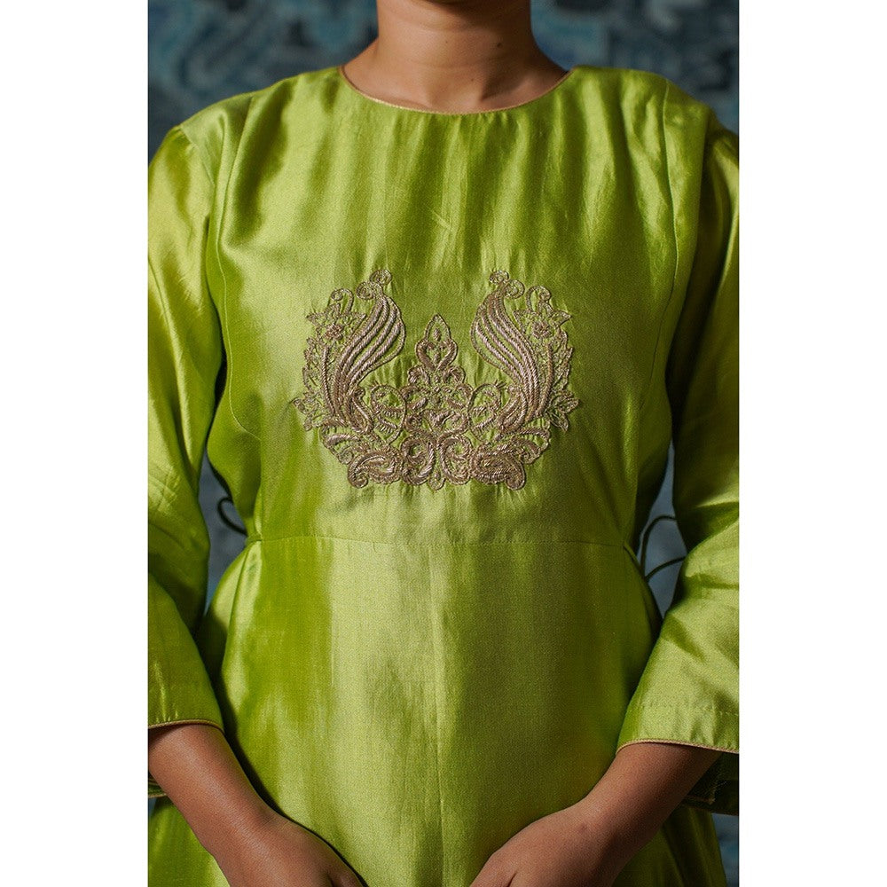 EEDA Green Embroidered Kurta with Pant (Set of 2)
