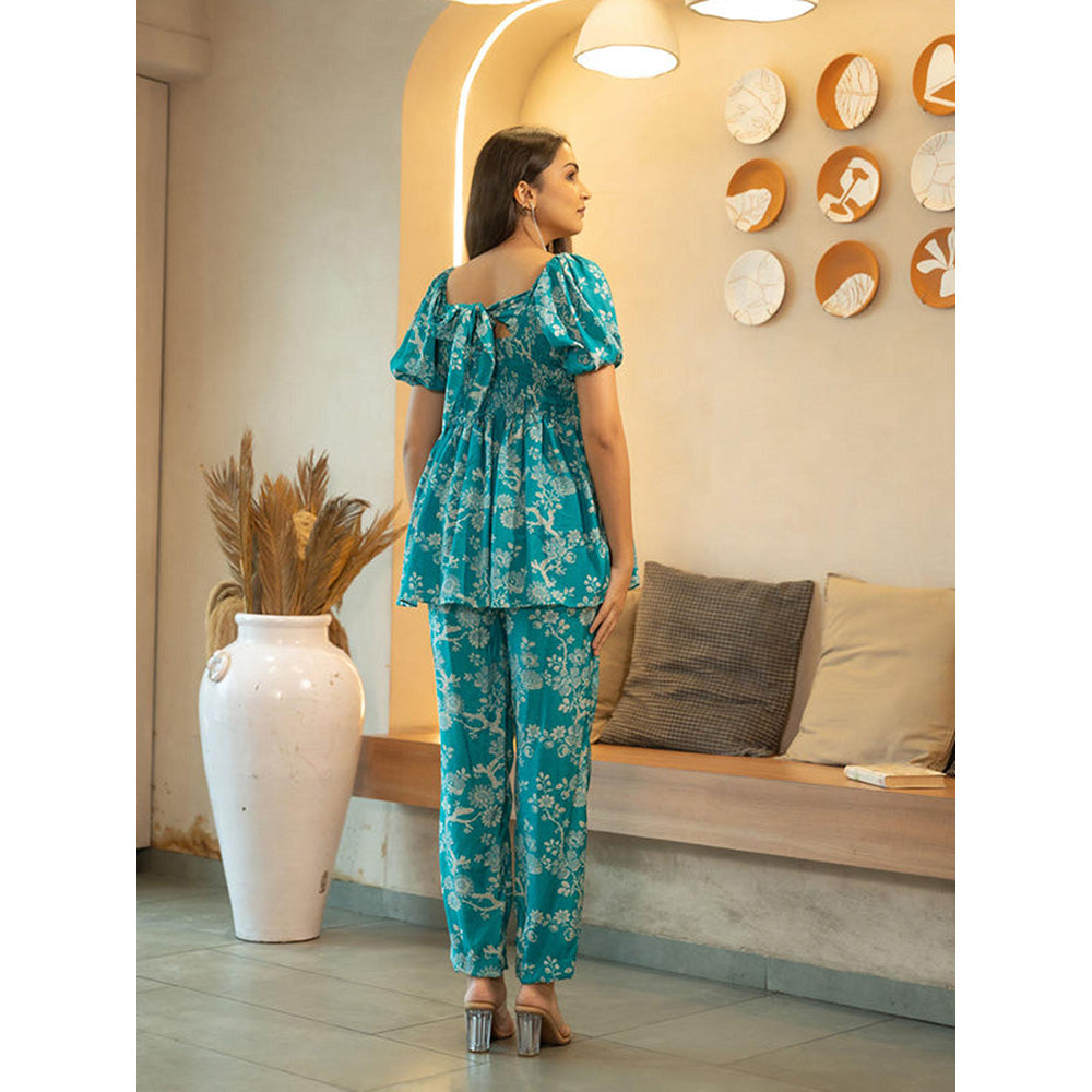 EESHA GUPTA Dramatic Duality Red Muslin Co-Ord (Set of 2)