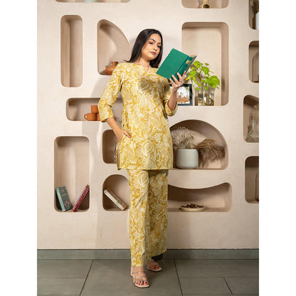 EESHA GUPTA Floral Schifli Co-Ord (Set of 2)