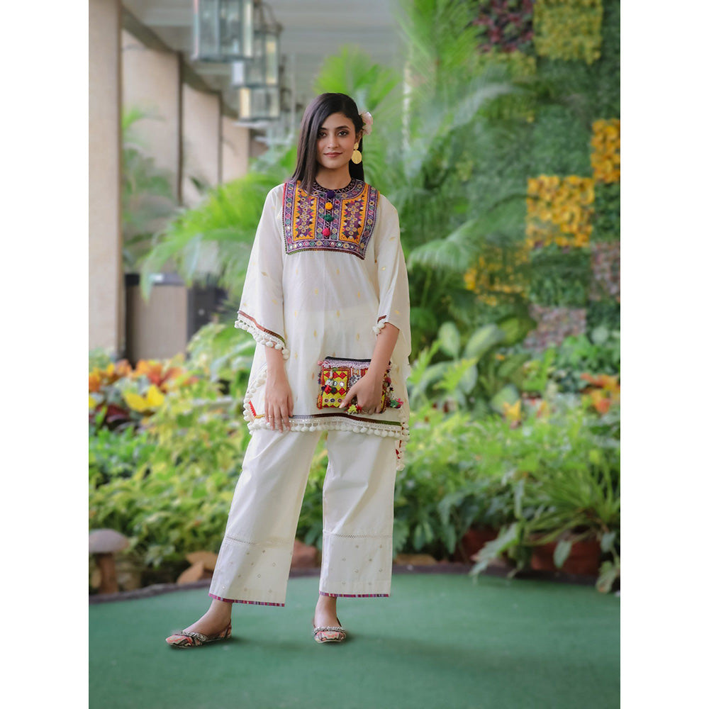 Ekavira Noor Knee Length Kaftan (Set of 2)