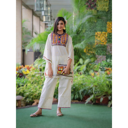 Ekavira Noor Knee Length Kaftan (Set of 2)