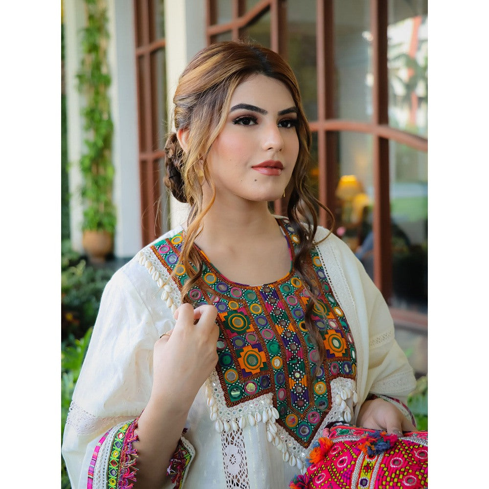 Ekavira Jashna Kalidar Off White Suit (Set of 3)