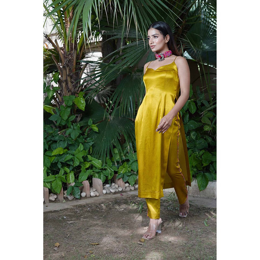 Ekavira Sunheri Strap Kurta with Pant & Dupatta for Women (Set of 3)