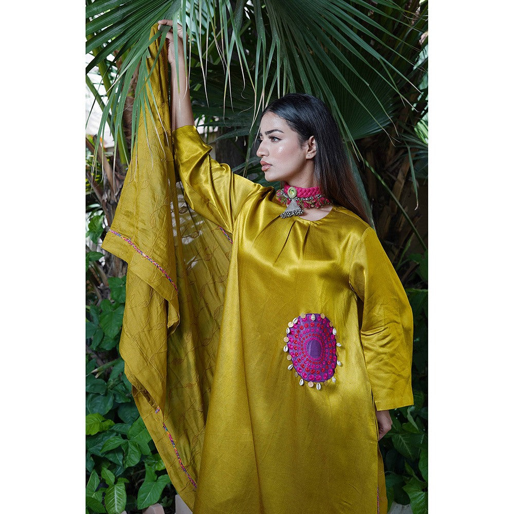 Ekavira Sunheri Choga Kurta with Pant & Dupatta for Women (Set of 3)