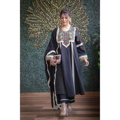 Ekavira Black Jashna Kurta with Pant and Dupatta (Set of 3)