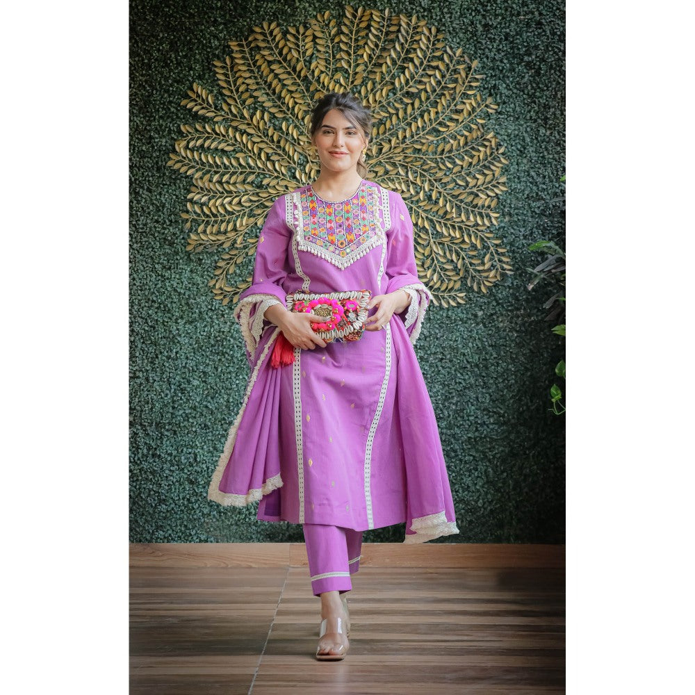 Ekavira Lavender Sajda Kurta with Pant and Dupatta (Set of 3)