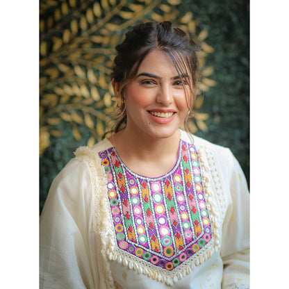 Ekavira Ivory Sajda Kurta with Pant and Dupatta (Set of 3)